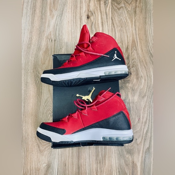 Air Jordan 12 Retro BG 807718-601 Size 7 Y EUC - Picture 1 of 8